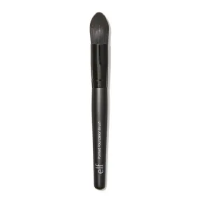 e.l.f. - Pointed Foundation Brush - 1 Brush